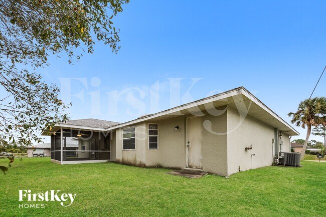 Building Photo - 23504 Avacado Ave