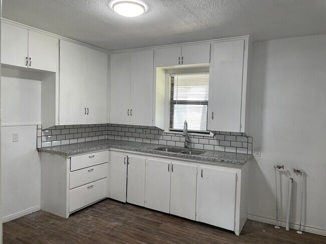 Building Photo - 2617 41st St
