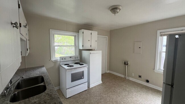 Building Photo - Cute East Nashville Home