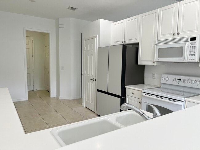 Building Photo - 44 Lancaster Rd