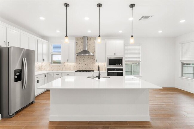 Building Photo - 201 Bristlecone Bend