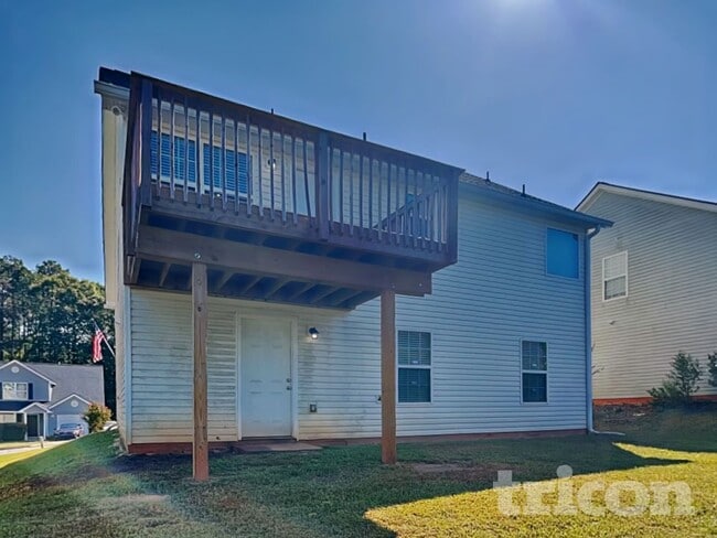 Building Photo - 225 Victoria Blvd