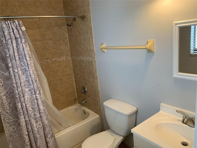 Building Photo - 2021 SW 38th Ave