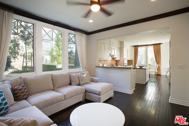 Building Photo - 6241 Crescent Park W