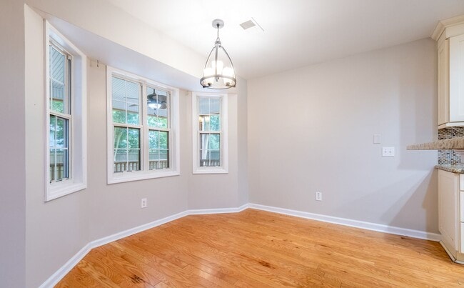 Building Photo - Gorgeous one story 4 Bedroom home in Mount Pleasant
