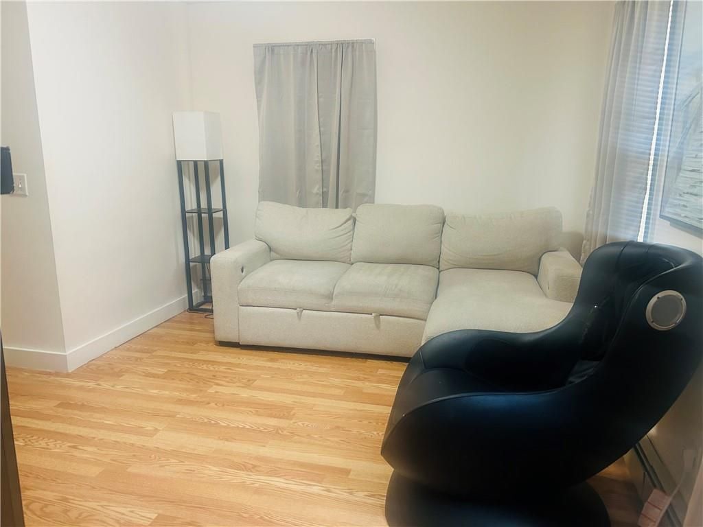 Building Photo - 858 Lower River Rd