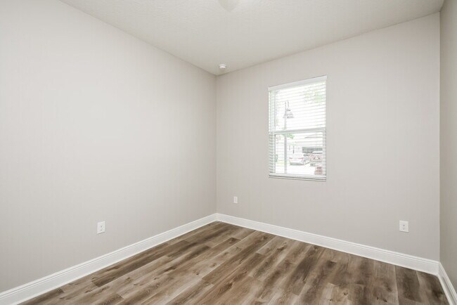 Building Photo - 3165 Bayou Ln