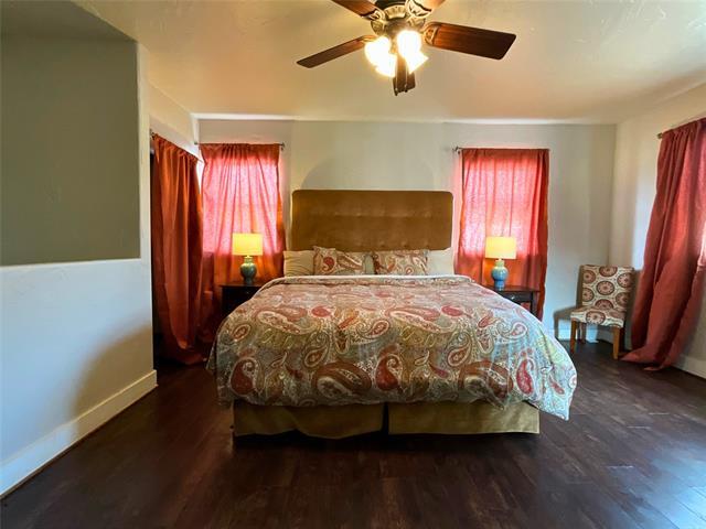 Building Photo - 104 NE 2nd St