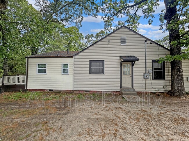 Building Photo - 5041 Ash St