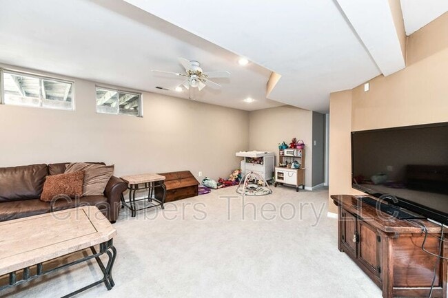 Building Photo - 46814 Snow Hill Way