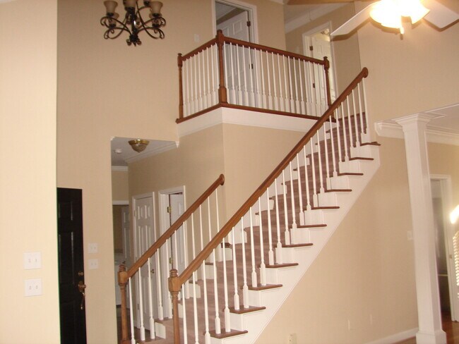 Building Photo - 1325 Beckton Ct