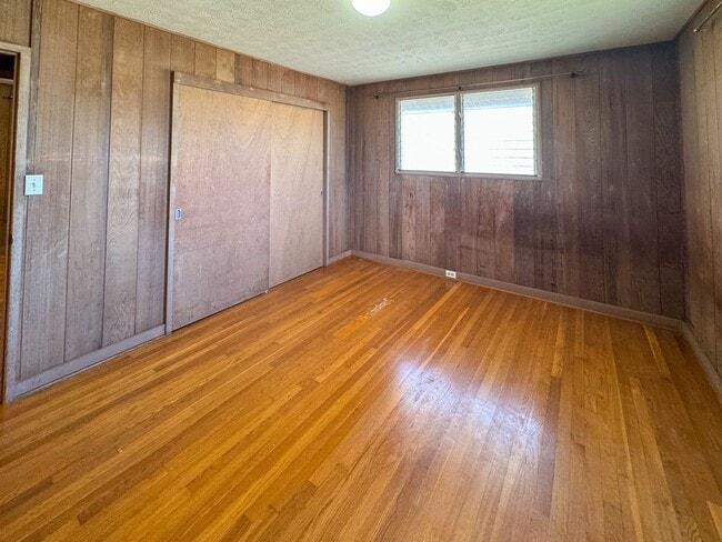 Building Photo - Single-Family Home in Kaimuki, 3 Bedrooms,...