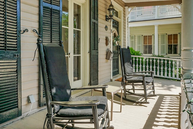 Building Photo - 6 Wentworth St