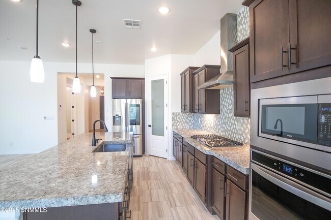 Building Photo - 3718 Golden Echo Lp
