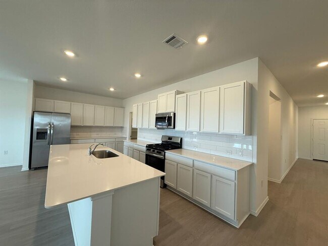 Building Photo - 519 Vantage Dr