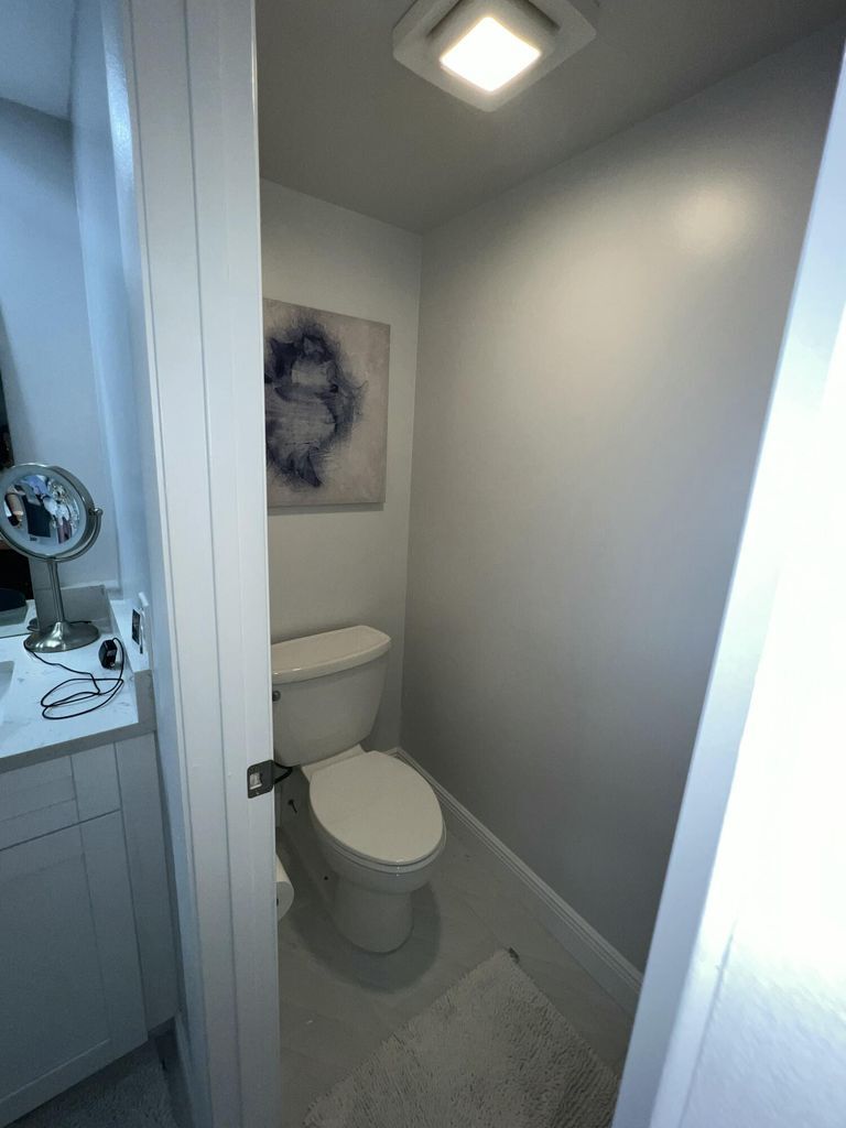 Building Photo - 2101 21st Ln