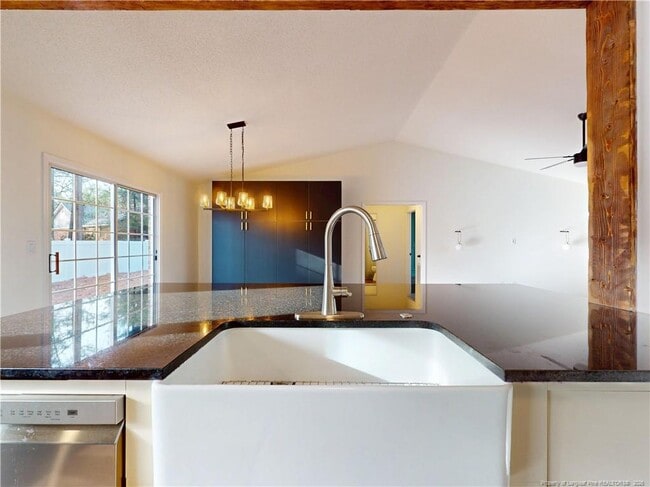 Building Photo - 1245 Monticello Dr