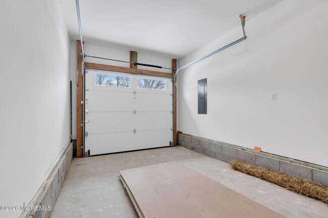 Building Photo - 211 Dewitt Ave