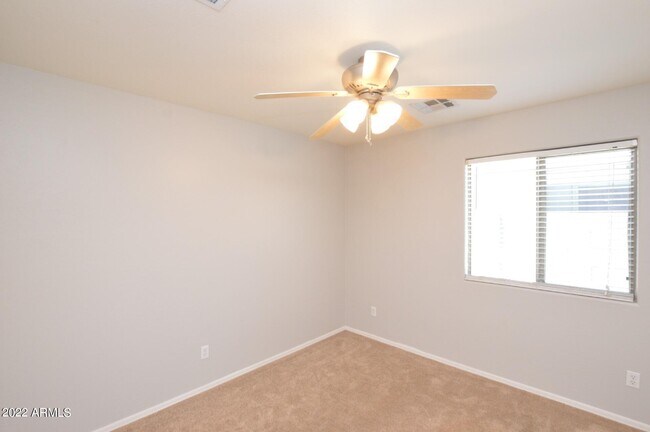 Building Photo - 45588 W Tulip Ln