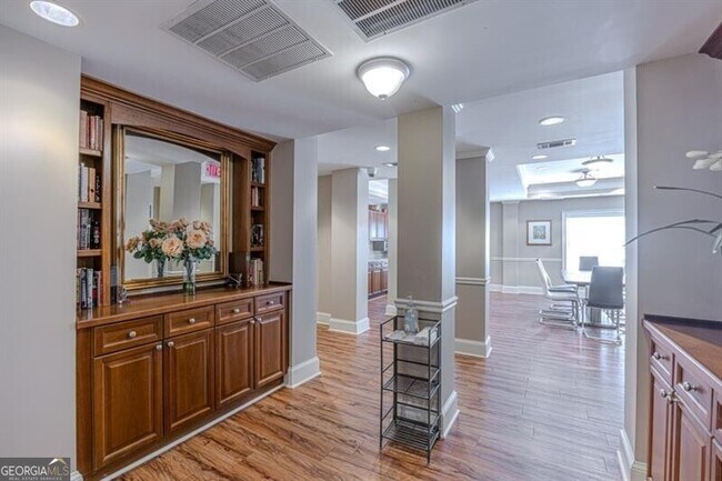 Building Photo - 3275 Lenox Rd NE