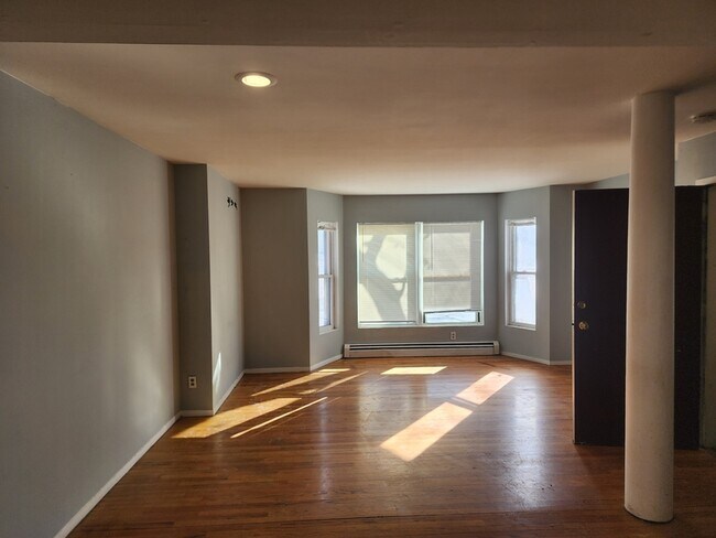 Building Photo - 125 Union St