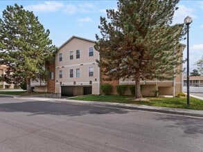 Building Photo - SANDY  2 BED 2 BATH CONDO, small pet OK