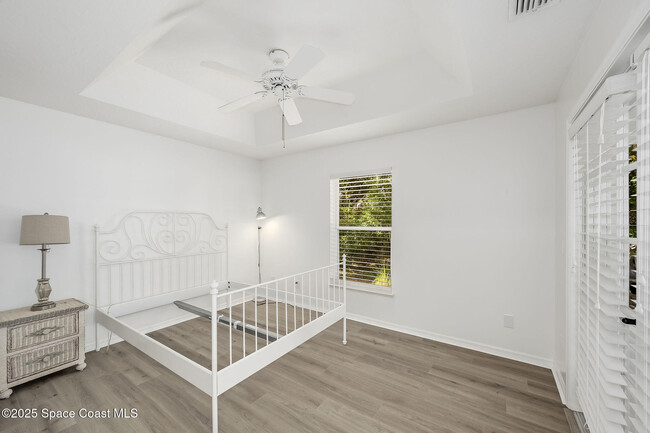 Building Photo - 210 Heron Dr