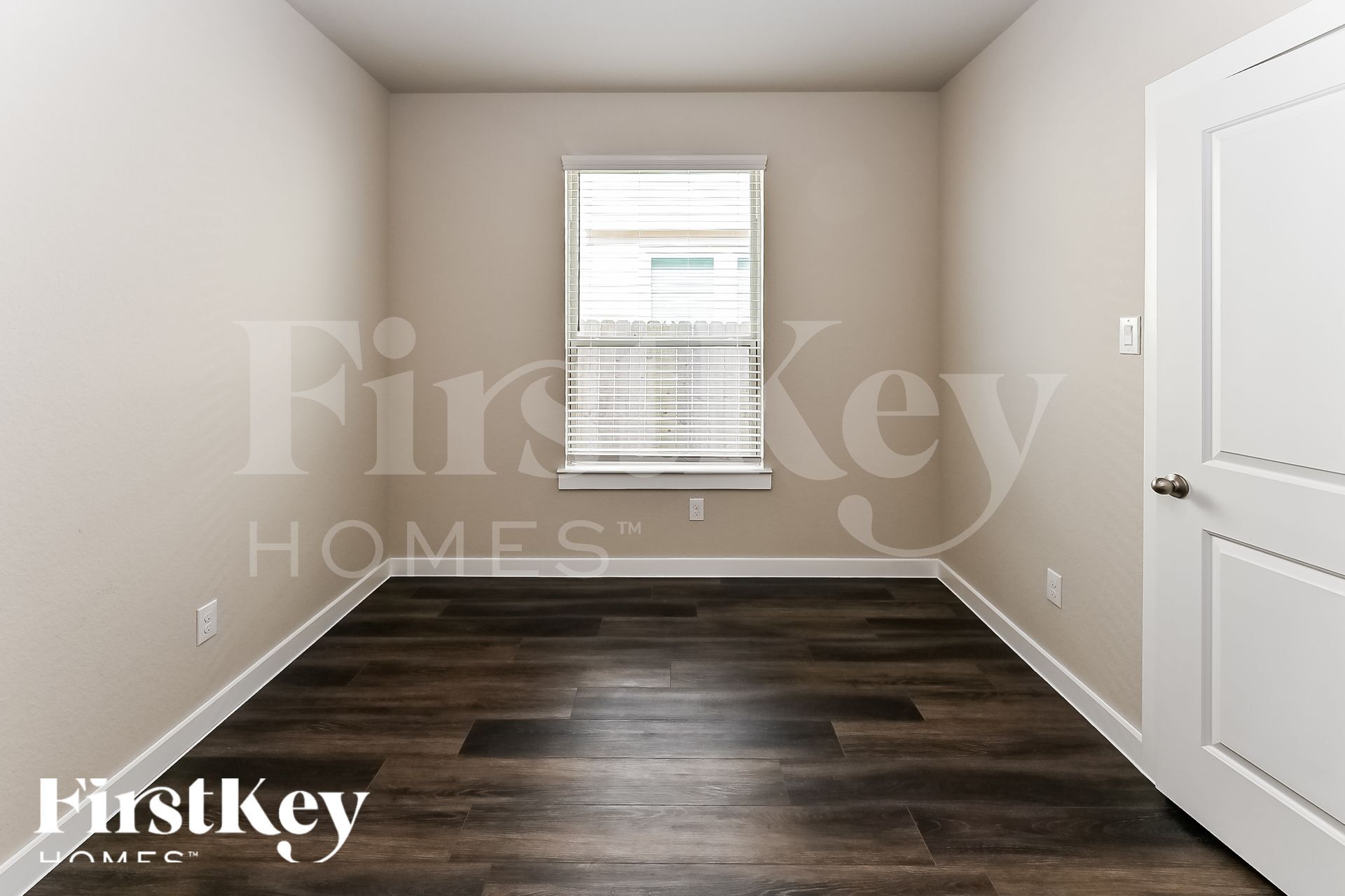 Building Photo - 12319 Summerbrook Dr