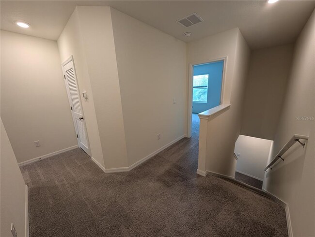Building Photo - 11154 Crescent Deer Dr