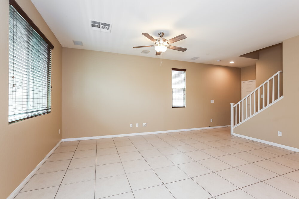 Building Photo - 10549 Seasonable Dr
