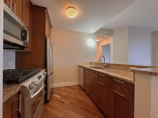 Building Photo - 105 Greene St