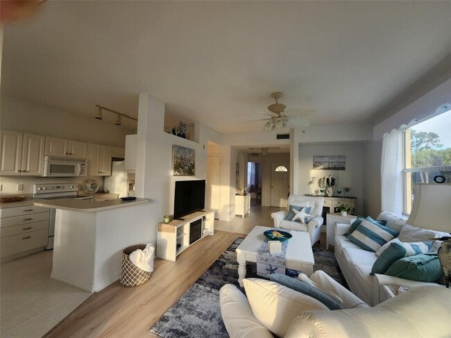 Building Photo - 4442 Corso Venetia Blvd