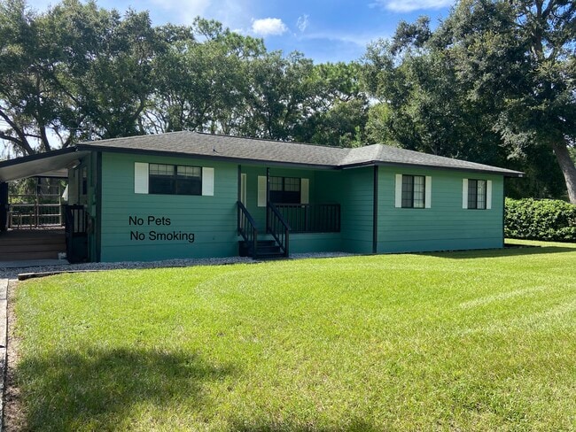 Front of property - 5414 Lake Le Clare Rd