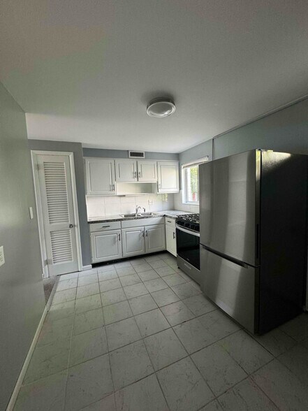 Building Photo - 44 Granville St