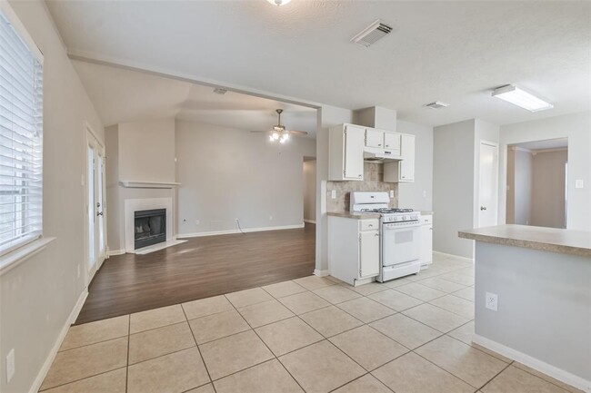 Building Photo - 16211 Cypress Trace Dr