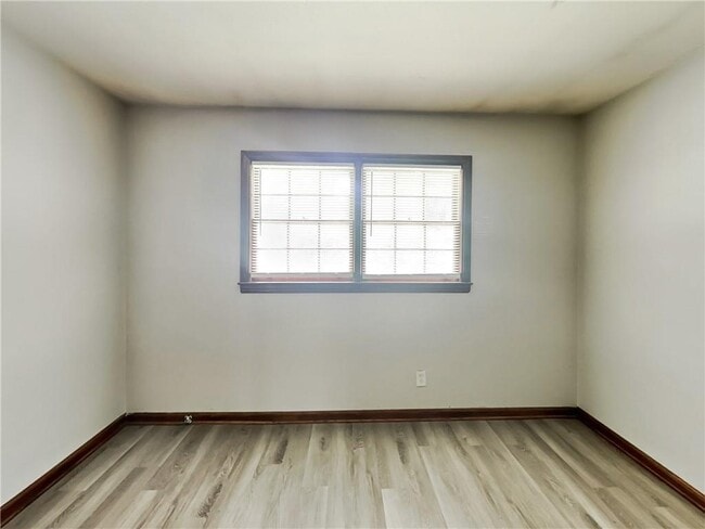 Building Photo - 6080 Mulberry St