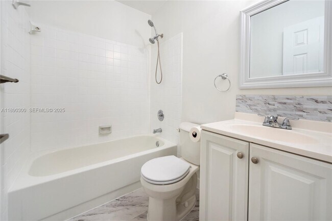 Building Photo - 9876 Nob Hill Ct