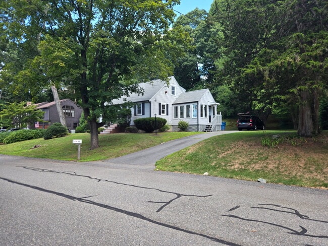 Building Photo - 12 Cedar Dr