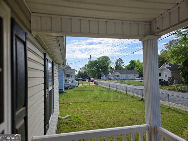 Building Photo - 629 Hanson St