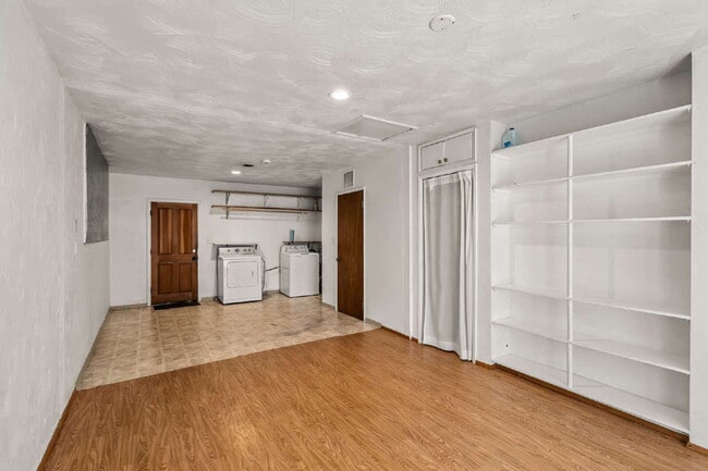 Building Photo - 295 Orange Ave