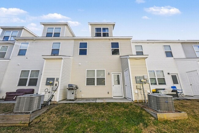 Building Photo - 188 Woodward Rd