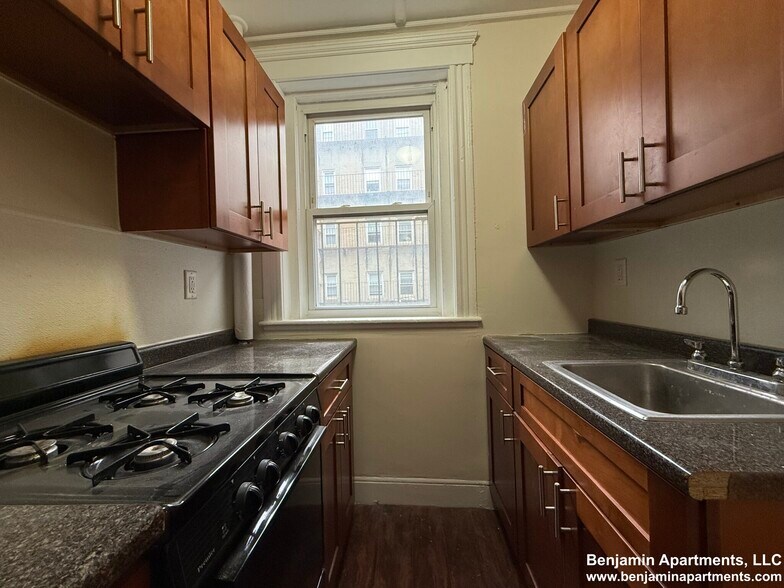 Building Photo - 1161 Boylston St