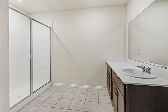 Building Photo - 2120 Tulipwood Dr