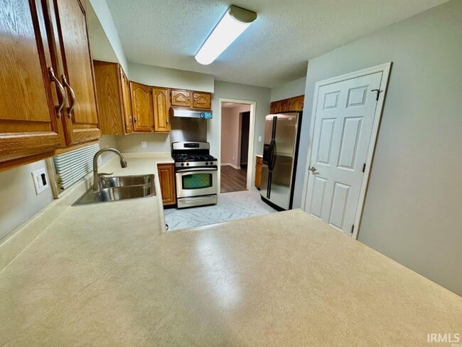 Building Photo - 3758 S Bainbridge Dr