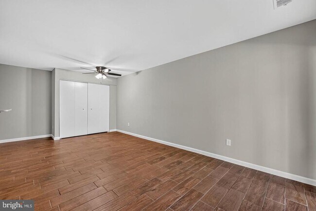 Building Photo - 8509 Barrington Ct