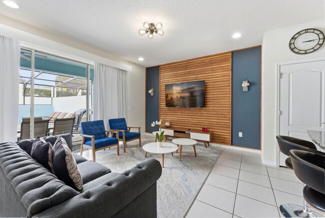 Building Photo - 2440 Dubai St