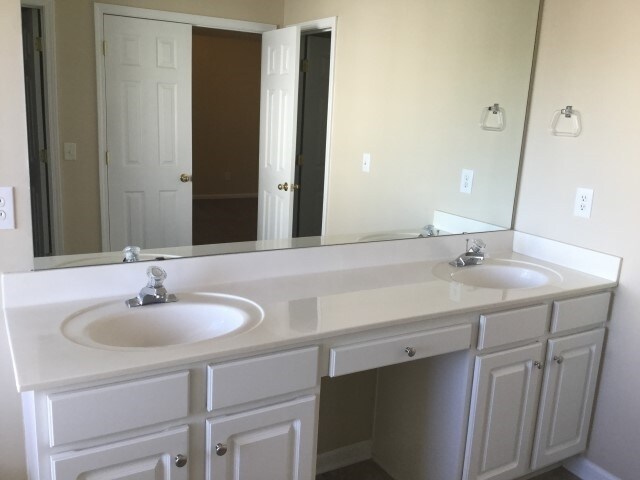 Building Photo - 6216 Roseway Ct