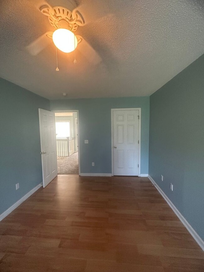 Building Photo - Dunwoody Townhomes!