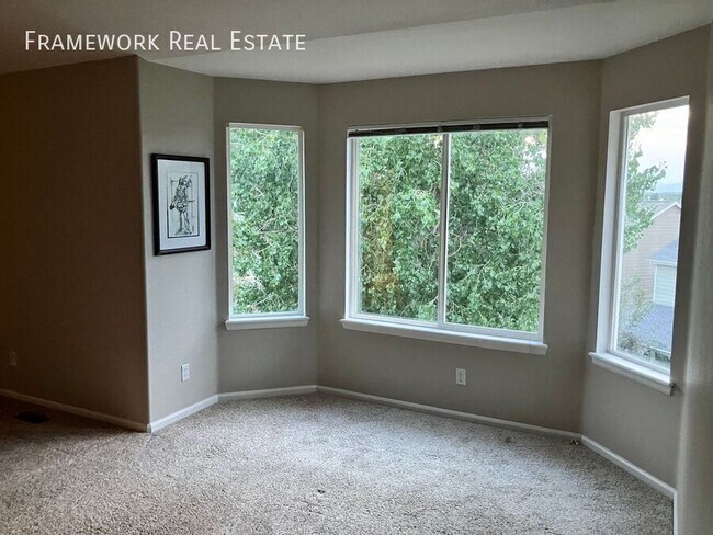 Building Photo - 13371 Pearl Cir