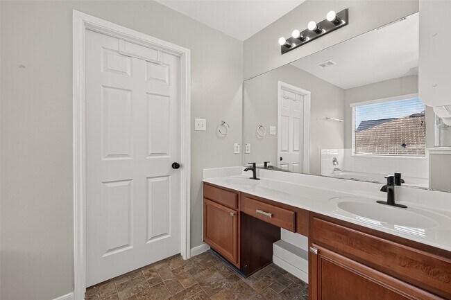 Building Photo - 25346 Barmby Dr